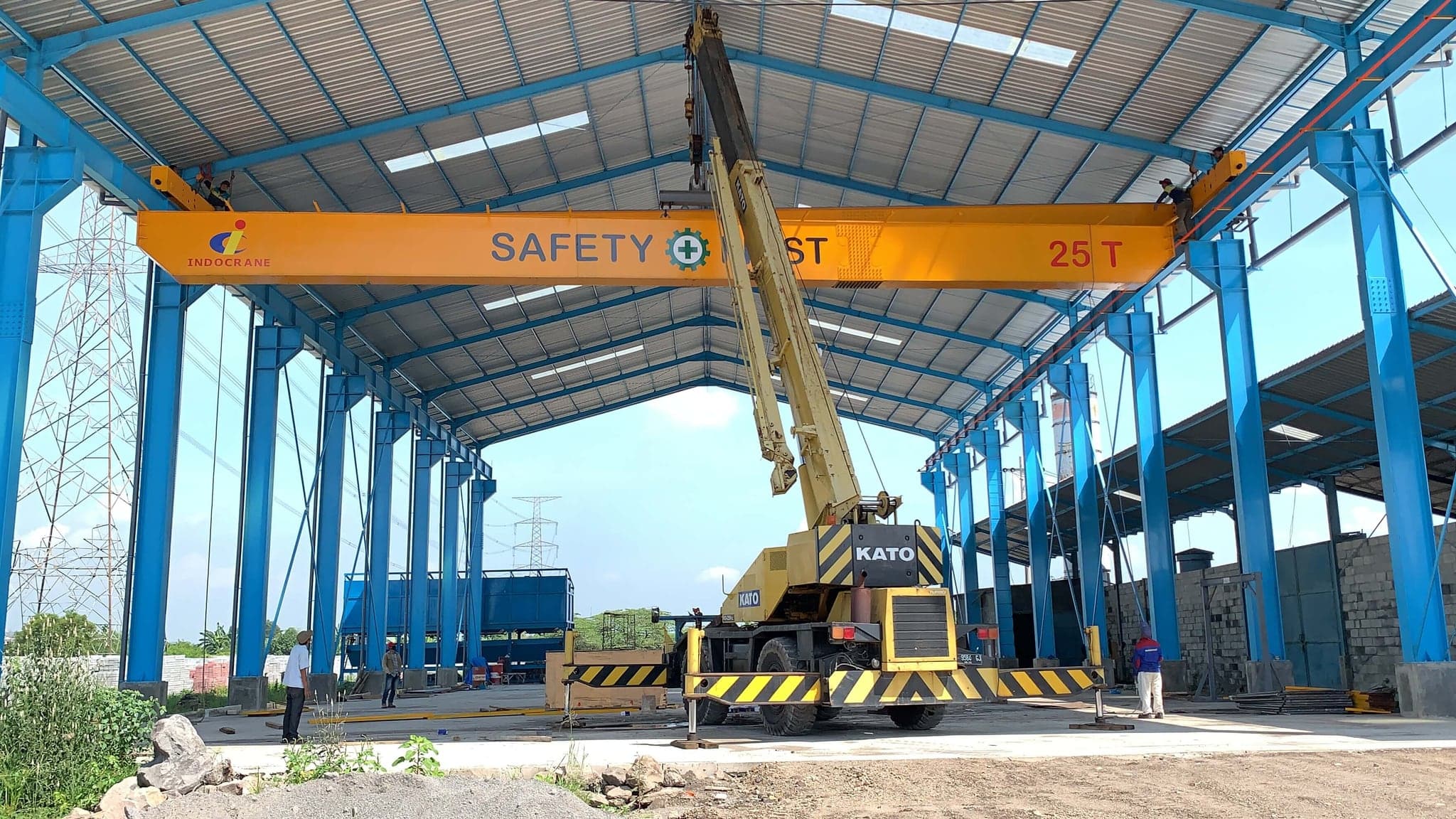 Crane industri Indocrane di area kerja